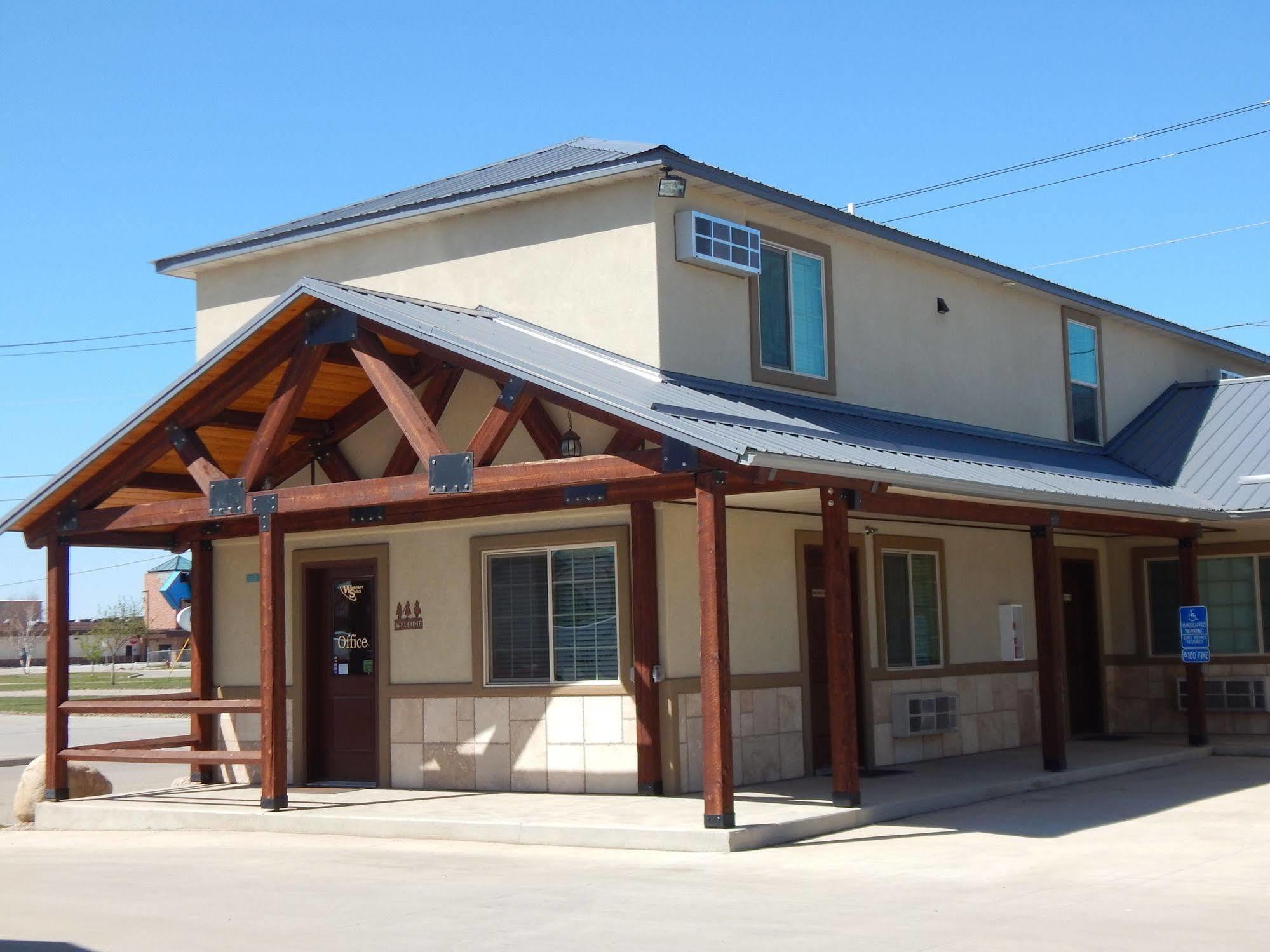 Winterton Suites Williston Kültér fotó